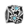 Charm vintage in argento con motivi floreali traforati e cristalli blu chiaro - Perlina Fiore Vuoto Strass Blu Cielo Argento Vintage (024)