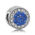 Charm in argento con fiore di pietre blu e micro-pavé di zirconi bianchi - Perlina Fiore a Grappolo con Pavé (020)