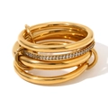 Vierlagiger, 18K vergoldeter verschlungener Ring mit funkelndem Zirkonia-Besatz - Vierschichtiger Goldener Strassring