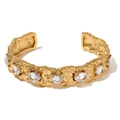 Brazalete irregular bañado en oro de 18K con incrustaciones de circonitas brillantes - Pulsera de Fundición de Diamantes de Imitación Blancos con Patrón Profundo Irregular / Dorado