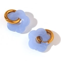 Créoles chic en acier doré 18K avec pendentifs fleurs en résine de couleur lavande - Bleu clair