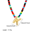 Collana con perline colorate e ciondolo a forma di lettera K dorata 18 carats - Collana di Perline Colorate Lettera Iniziale K