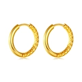 Minimalistische goldene Creolen mit polierter und gehämmerter Textur im eleganten Look - Gold / 18mm*19mm