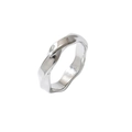 Minimalistischer silberner gewellter Ring mit Hochglanzfinish für den Alltag - Wellenstruktur Design (GJ743) / Stahlfarben / US 7