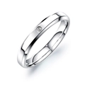 Polierter Edelstahl-Ring für Paare mit einem kleinen Zirkonia-Stein in Silberoptik - US 5 / Damenstil