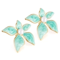 Boucles d'oreilles fleurs élégantes avec pétales marbrés vert clair et perles - Cyan