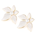 Boucles d'oreilles fleur à l'émail crème et perle blanche de style français - Milky blanc