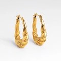 Goldene gedrehte ovale Creolen mit einer Mischung aus matten und polierten Oberflächen - Breiter Stil / 18K-Gold / Gold