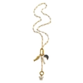 Gouden paperclip ketting met afneembare bedeltjes waaronder vis en de letter W - Letter W Ketting