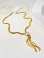 Goldene Titanstahlkette im Doppelschicht-Design mit Herzperle und eleganten Schlangen-Quasten - Gold