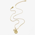 Collana in acciaio dorato con ciondolo lettera O e una piccola perla bianca fine - Collana Lettera O