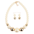 Elegante set di gioielli con collana e orecchini in perle sintetiche e metallo oro - Bianco avorio