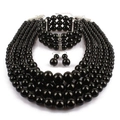 Massives fünfsträngiges schwarzes Perlen-Schmuckset mit mehrlagiger Kette und Armband - Schwarz