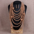 Parure de collier multi-rangs en perles champagne avec boucles d'oreilles assorties - Collier Et Boucles d'Oreilles / Or