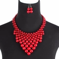 Collier tressé multicouche en perles rouges en V et boucles d'oreilles assorties - Rouge
