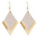 Orecchini geometrici a rombo dorati con glitter argento e metallo lucido rifinito - Forma a Rombo Giuntato (F6450)
