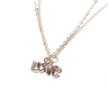 Collana dorata a catena sottile con pendente a lettere LOVE e dettaglio a cuore nella O - Cuore di Lettera LOVE Oro (20400-7)