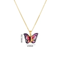Collana a farfalla in titanio con ali viola e rosa in finitura dorata, larga 23mm - Farfalla Sfumata Viola Rosa