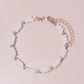 Elegantes goldenes Armband mit weißen Perlen und goldfarbenen Metallperlen - Kleine Perlenblumencluster Goldperlenstil (BR1760-10)