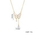 Collar de mariposa en acero dorado con circonita y detalles de borlas de perlas - Mariposa de Concha Dorada (A2185)