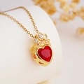 Rosa Herz-Krone Halskette aus Titanstahl mit rotem Zirkonia und goldener Kette - Krone Herz Rot Gold