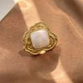 Vintage style square pearl ring in hammered gold finish with an elegant retro design - Vintage Faux Pearl (JZ-YS362)