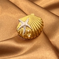 Goldener Muschelring mit Silber-Seestern und Perlen auf goldenem Satin-Grund - Muschel Seestern Perlen Stil (JZ-YS548-1)