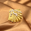 Goldener Muschelring mit silbernen Korallendetails und Perlen auf Seide - Muschel Korallen Perlen Stil (JZ-YS548-2)