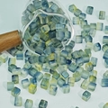 Détail de perles de verre carrées 7mm à dégradé de couleurs pour bijoux artisanaux - 7mm / Bleu et Jaune
