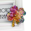 Regenboog pailletten klavertje vier sleutelhanger met glinsterend verloop en metalen ketting - Klaver (Meerkleurig)