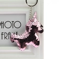 Roze en paarse lovertjes eenhoorn sleutelhanger met glanzende metalen afwerking en zilveren ring - Eenhoorn (Lichtroze)