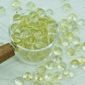 Perles en verre transparent jaune pâle pour bijoux DIY présentées dans une tasse en verre - Style Jaune Citron (A55) / 10mm (Grand)