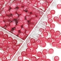Macro-opname van 10 mm donkerrode glazen kralen voor doe-het-zelf sieraden en armbanden - Rood