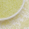 Macro shot of 3mm light yellow glass seed beads for DIY jewelry and beaded crafts - Beige (3mm)
