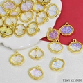 Ciondolo nuvola Ruyi dorato con intarsio perlato per gioielli DIY 15x15mm - Stile Serratura / Bianco Colorato (B931)