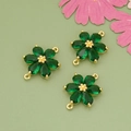 Drei grüne Zirkon Blumen Verbinder in Gold für DIY Schmuckherstellung Projekte - Smaragdgrün (MF8608A)