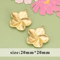 Paar 20mm goldene Frangipani-Anhänger mit matter Textur und integrierten Ösen für Schmuck - Matte Fünfblättrige Blüte (MG6303)