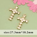 Gouden titanium stalen hart kruis hanger met witte zirkoon voor sieraden maken - Multi-Hart Patroon Kruis Stijl (MG6313)