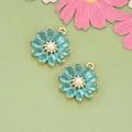 Pendentif marguerite bleu ciel avec perle blanche centrale et finition métal doré - Bleu Lac 05as — [1 Pièce]