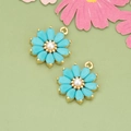 Pendentifs marguerites bleu ciel avec perles blanches et base en métal doré pour bijoux - Bleu Turquoise 10AS