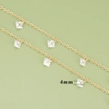 Elegante cadena chapada en oro 18k con dijes de circonita cuadrada de 4mm en fondo verde - Estilo Piedra Cuadrada (C45703A)