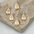 Fünf champagnerfarbene Zirkonia-Anhänger in Tropfenform auf Stein für DIY-Schmuck - Champagner Stil (M110604)