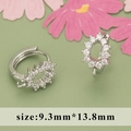 Orecchini a cerchio floreali placcati oro 18K con zirconi per gioielli fai da te - Stile Grappolo di Girasole (MC8703B)