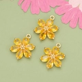 Drei 18k vergoldete Blumenanhänger mit gelben Edelsteinen für DIY-Schmuckherstellung - Gold - Gelb