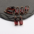 Donkerrode druppelvormige edelsteen hangers met 18k goud voor DIY-sieraden maken - Wijnrood (M62706)
