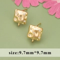 Clou d'oreille carré doré avec zircons et anneau pour la création de bijoux artisanaux - Style Carré Martelé (ME4703A)