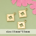 Pendentif carré doré ajouré avec texture géométrique pour bijoux DIY, 11 mm - Forme Géométrique Carrée Creuse (MF0604)