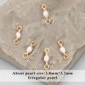 Cinq connecteurs en perles blanches irrégulières faits main avec boucles en fil doré - Connecteur Perle Irrégulière 3.8x3.2mm (MD2901S) / Lot de 6