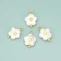 Pendentif fleur à cinq pétales avec texture perle baroque et pierre précieuse jaune - 05S Vert Fruit (ME03) - Lot de 2 (Avec Perle Artificielle/Zircone)