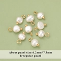 Pendente con perla barocca bianca e anelli dorati per creazione gioielli fai-da-te - Pendaglio in Perla Irregolare Largo Bianco (MD9310S) / Confezione da 10